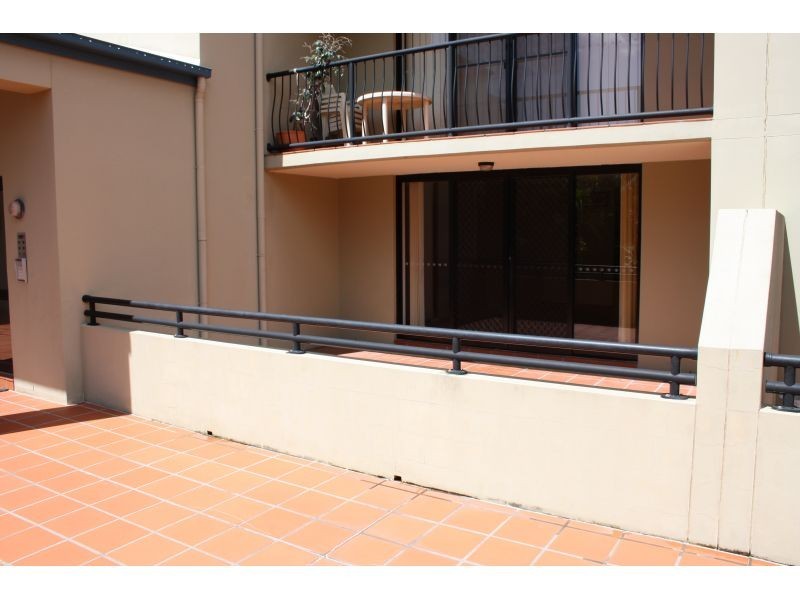 38 Labrador Street, Labrador QLD 4215