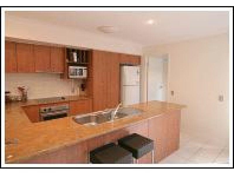 49/302 Christine Avenue, Varsity Lakes QLD 4227