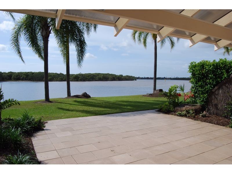 12, 81 Boykambil Esplanade, Hope Island QLD 4212
