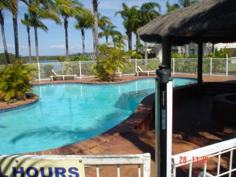 12, 81 Boykambil Esplanade, Hope Island QLD 4212