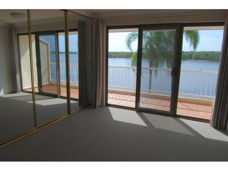 12, 81 Boykambil Esplanade, Hope Island QLD 4212