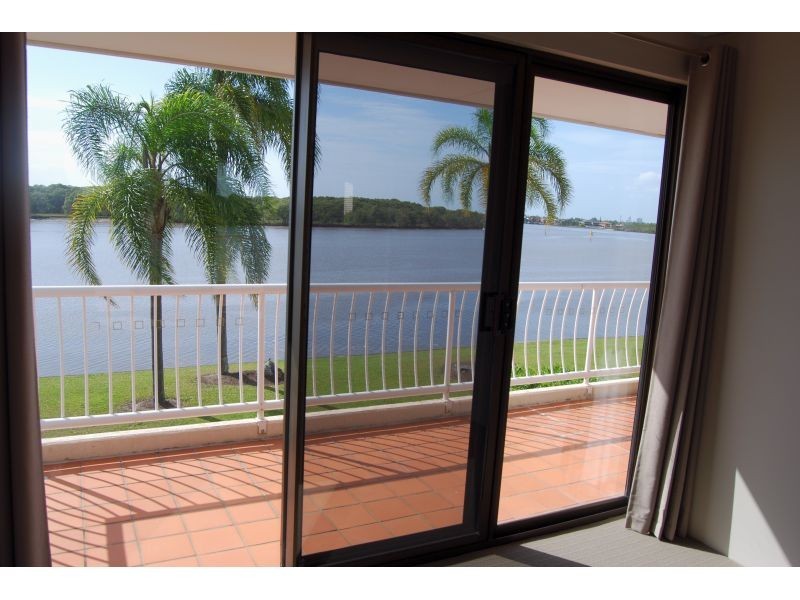 12, 81 Boykambil Esplanade, Hope Island QLD 4212