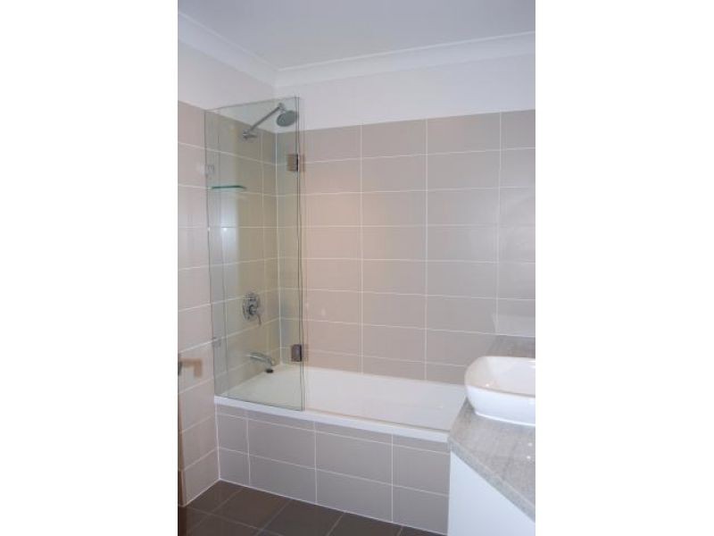 12, 81 Boykambil Esplanade, Hope Island QLD 4212