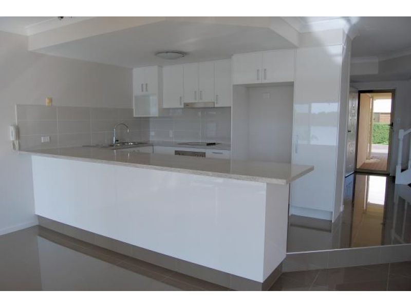 12, 81 Boykambil Esplanade, Hope Island QLD 4212