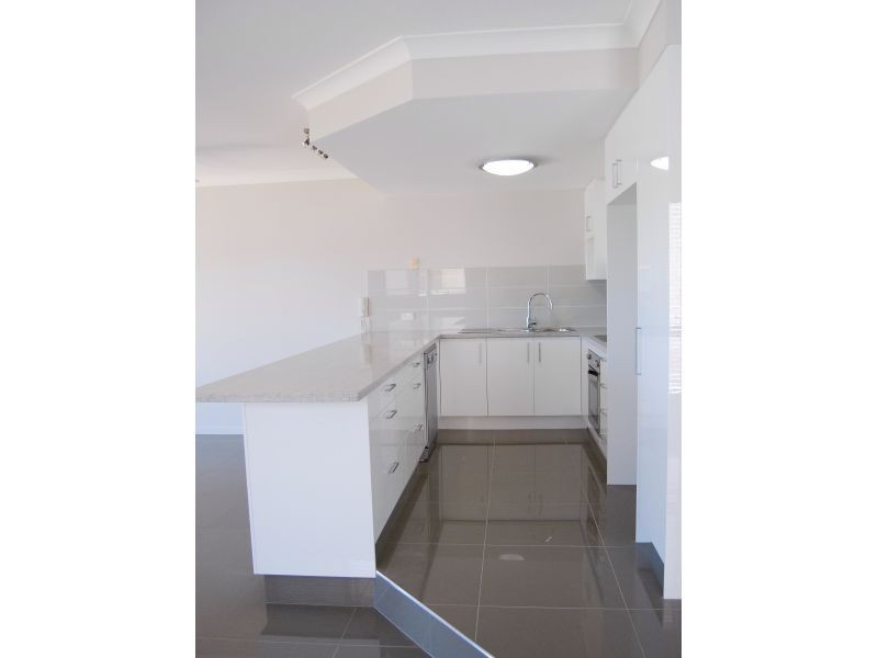 12, 81 Boykambil Esplanade, Hope Island QLD 4212