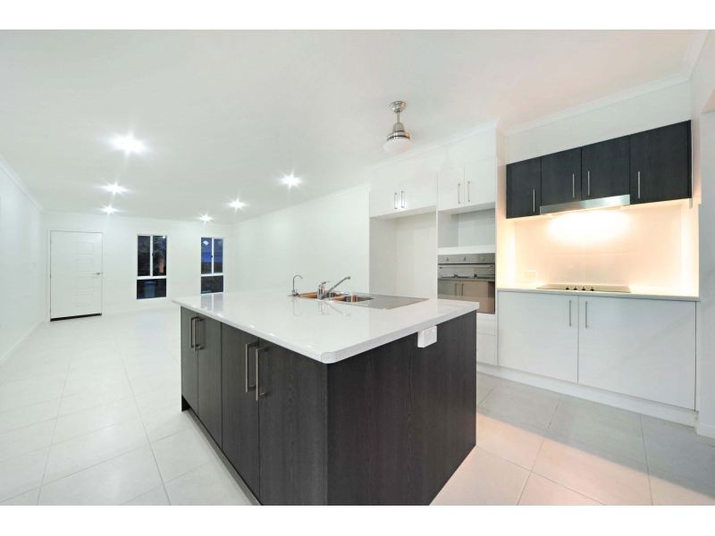 25 Abell Road, Airlie Beach QLD 4802
