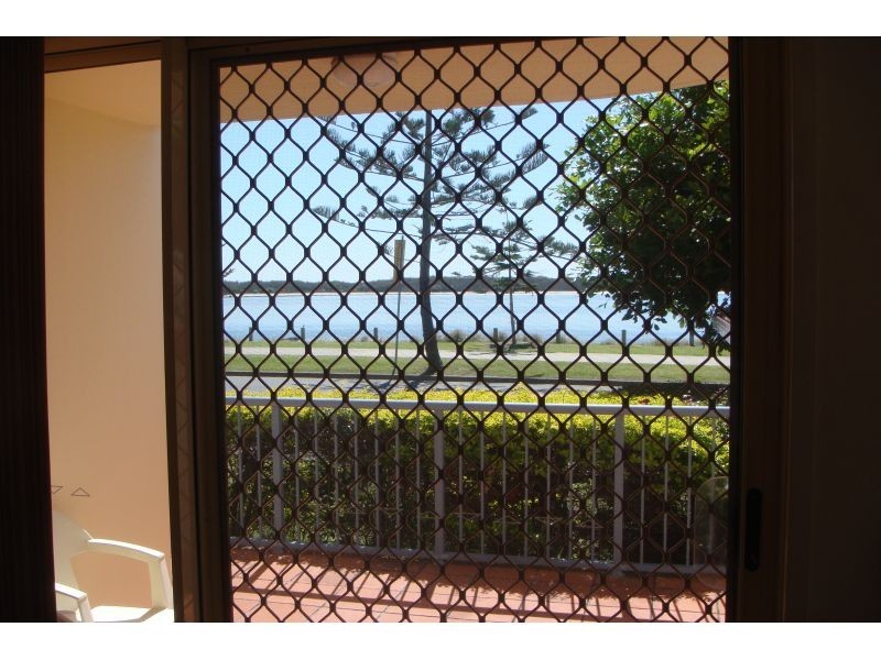 416 Marine Parade, Biggera Waters QLD 4216