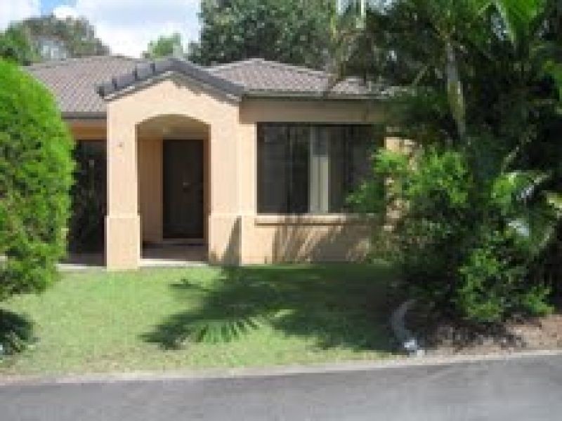 95 Arundel Drive, Arundel QLD 4214