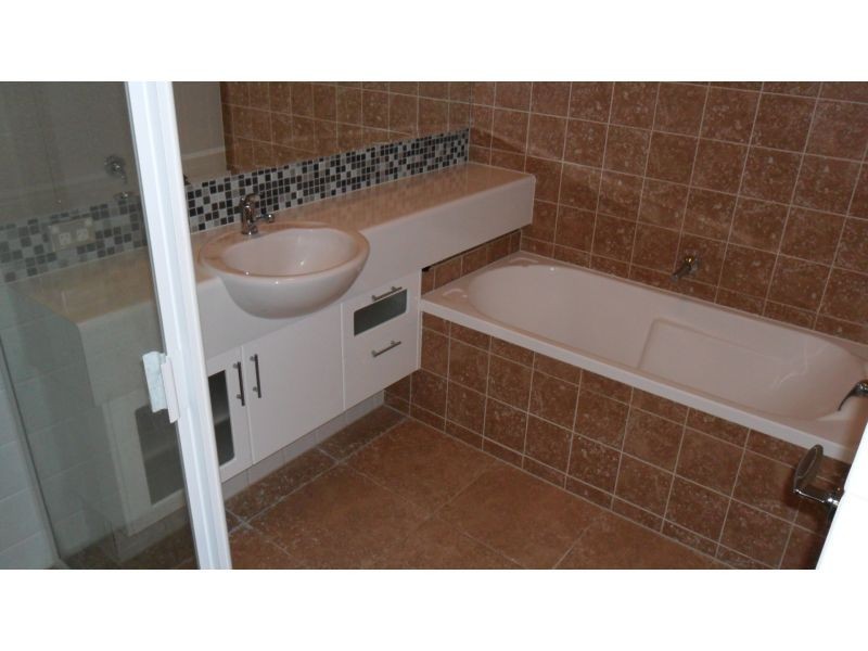 1 The Vistas Drive, Carrara QLD 4211