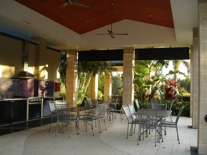 1 The Vistas Drive, Carrara QLD 4211