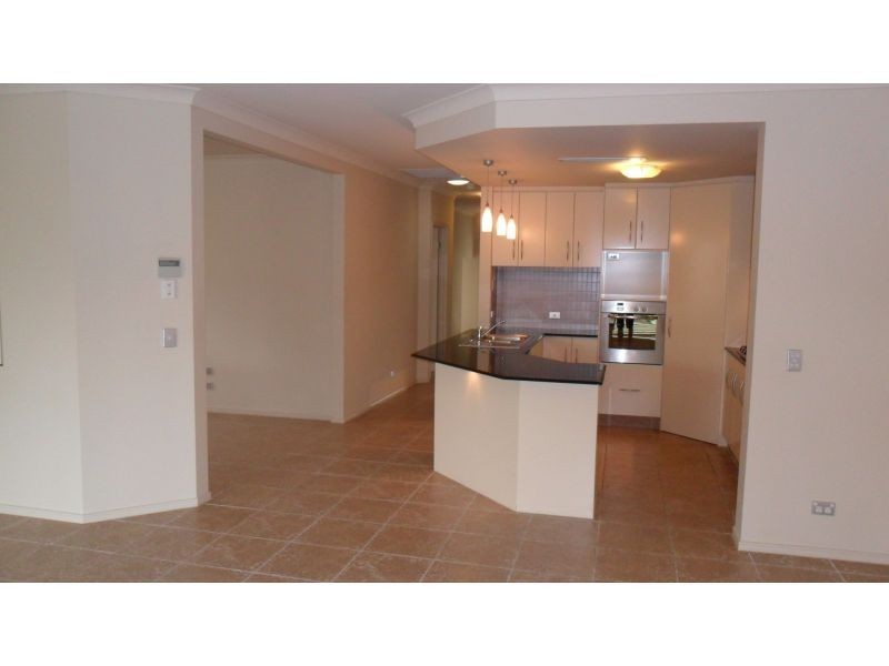 1 The Vistas Drive, Carrara QLD 4211