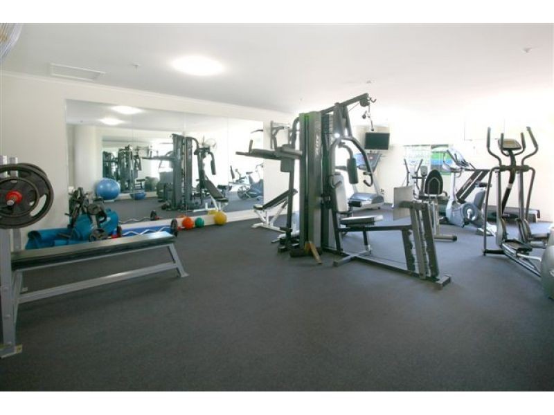 19, 11-17 Hughes Avenue, Main Beach QLD 4217