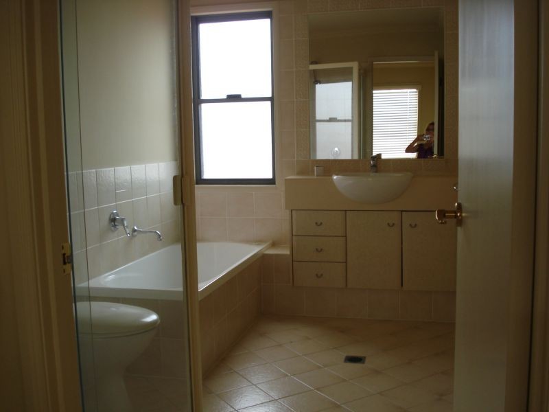 20 Fairway Drive, Clear Island Waters QLD 4226