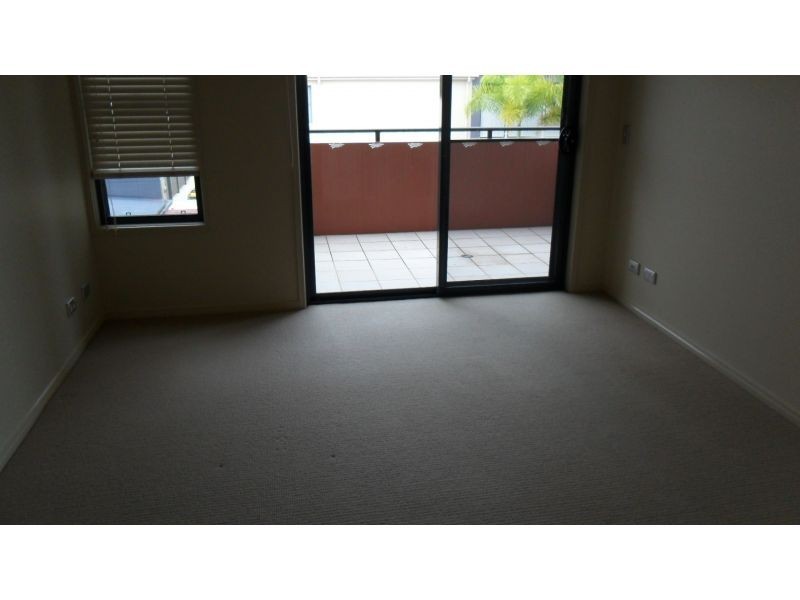 2154, 1 The Vistas Drive, Carrara QLD 4211