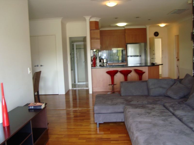 24 Slayter Avenue, Bundall QLD 4217