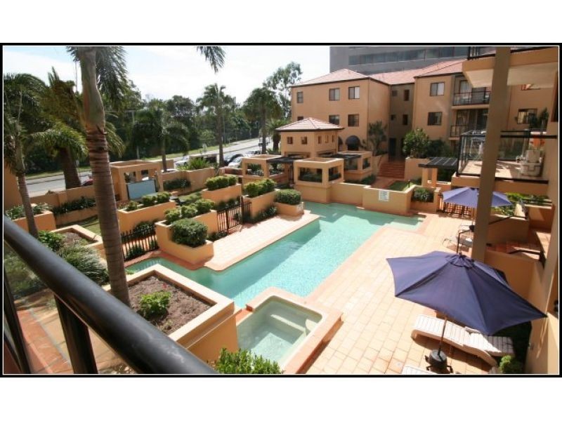 24 Slayter Avenue, Bundall QLD 4217