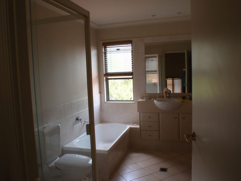 20 Fairway Drive, Clear Island Waters QLD 4226