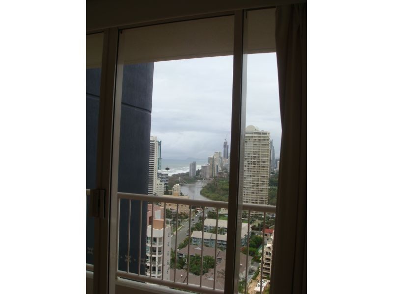 1 Peak Avenue, Main Beach QLD 4217
