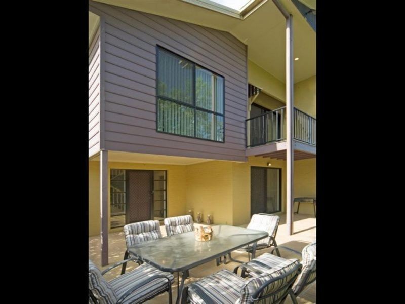 27, 316 Long Street, Graceville QLD 4075