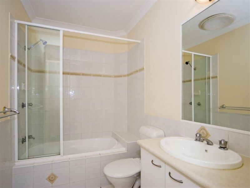 27, 316 Long Street, Graceville QLD 4075