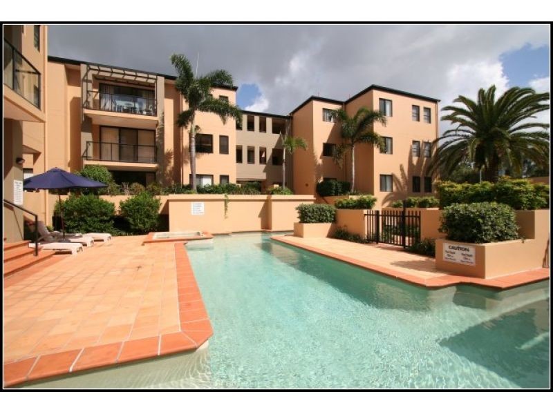 24 Slayter Avenue, Bundall QLD 4217