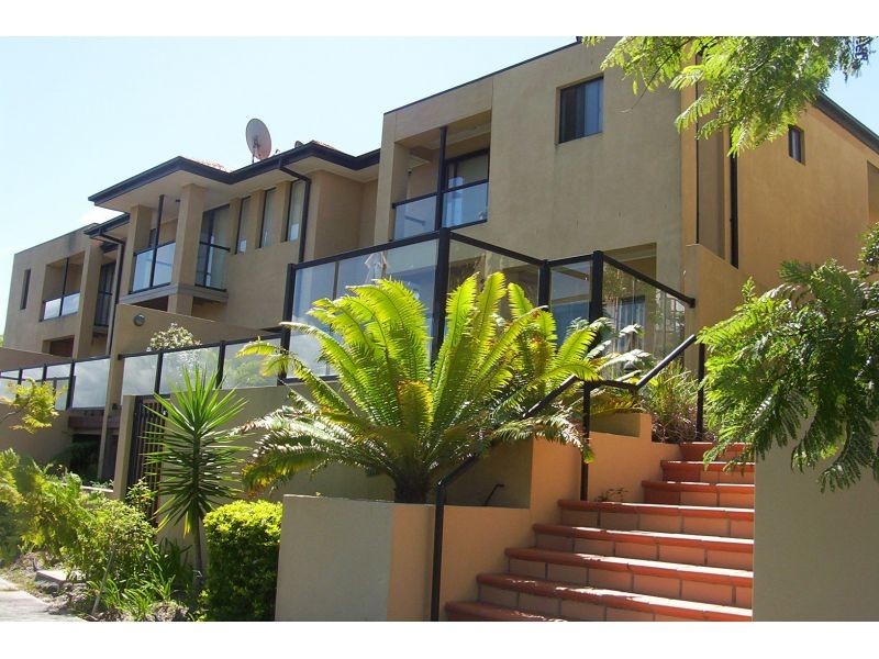 24 Slayter Avenue, Bundall QLD 4217