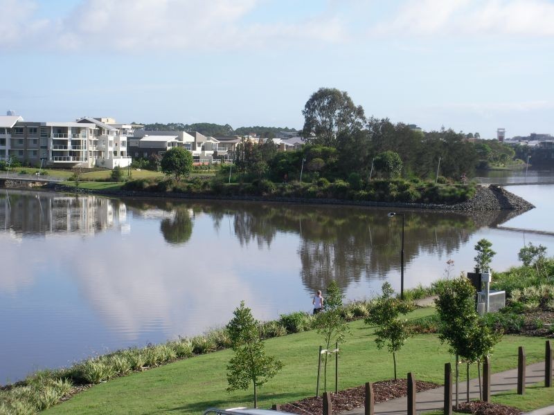 302 Christine Avenue, Varsity Lakes QLD 4227