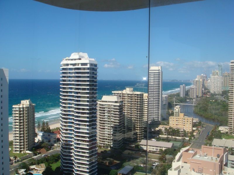 1 Peak Avenue, Main Beach QLD 4217