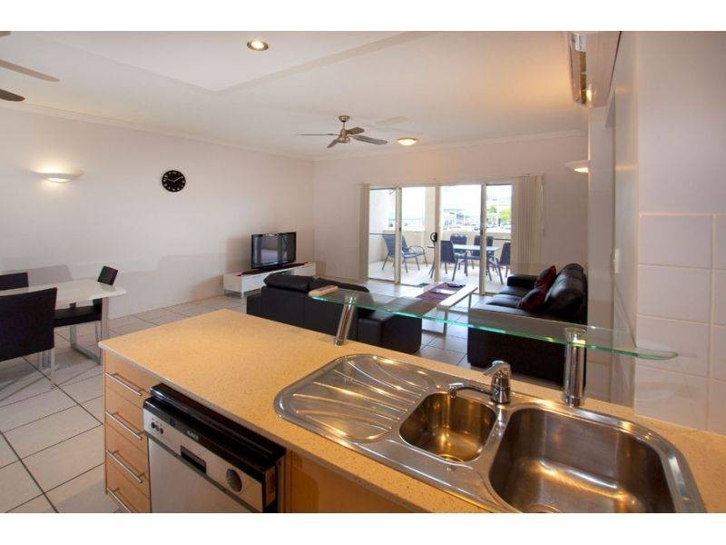 79 Spence Street, Cairns QLD 4870