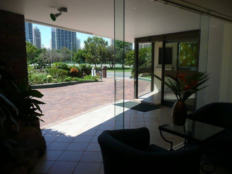 18 Commodore Drive, Paradise Waters QLD 4217