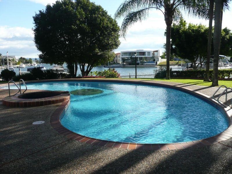 18 Commodore Drive, Paradise Waters QLD 4217