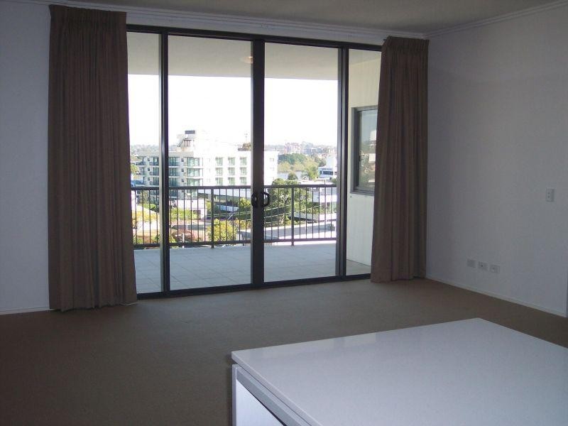 1065/18 Manning Street, Milton QLD 4064