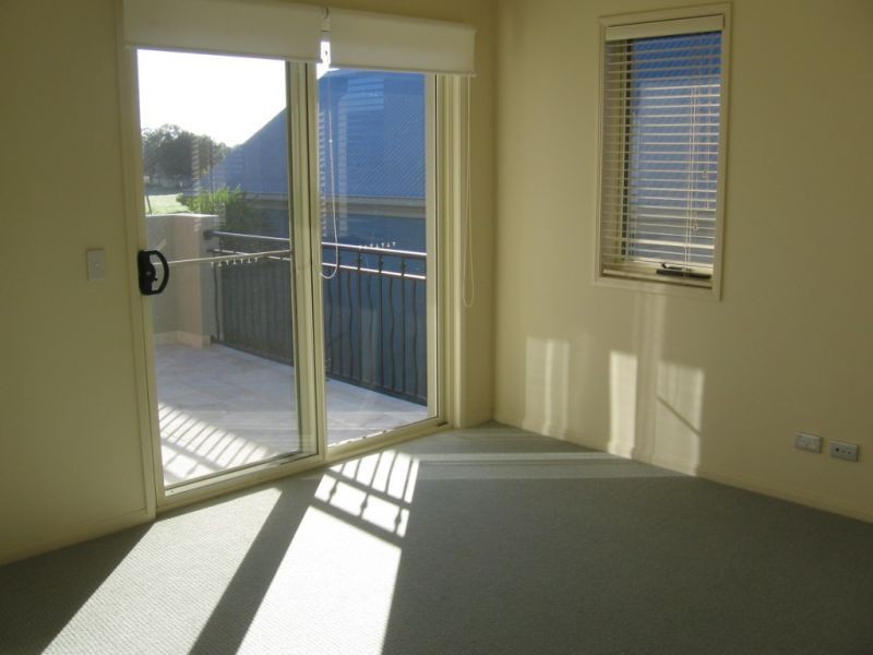 1 The Vistas Drive, Carrara QLD 4211
