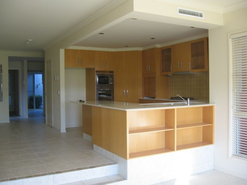 1 The Vistas Drive, Carrara QLD 4211