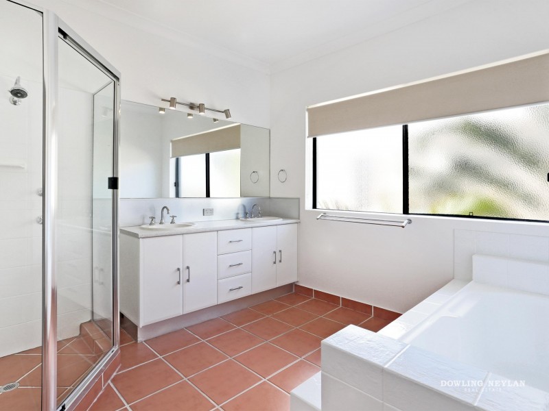 4 Masthead Quay, Noosa Waters QLD 4566