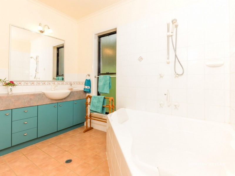 64 Binalong Road, Pinbarren QLD 4568