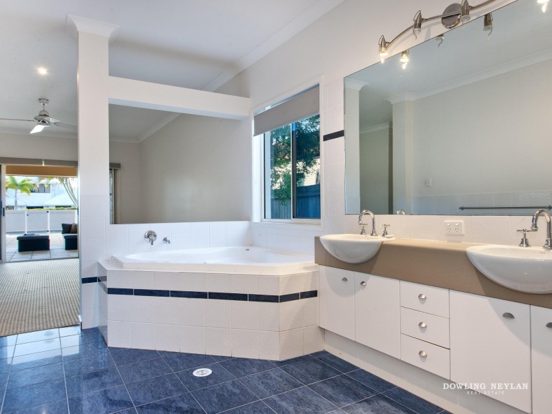 11 Starboard Avenue, Noosaville QLD 4566