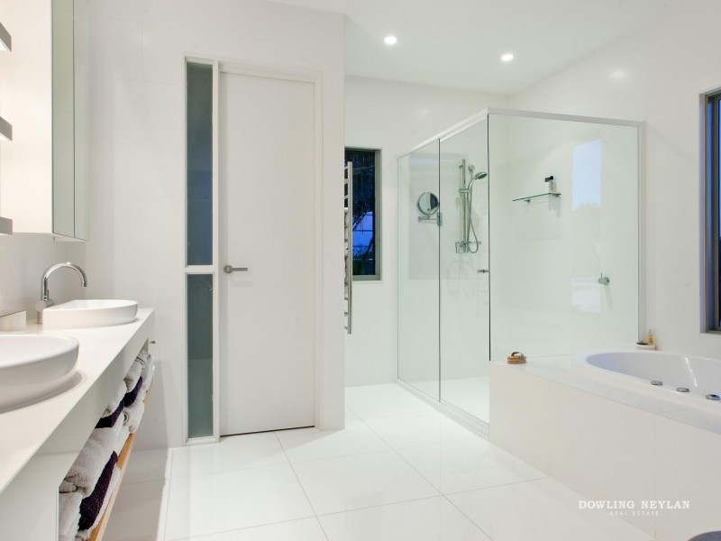 35 Dolphin Crescent, Noosaville QLD 4566