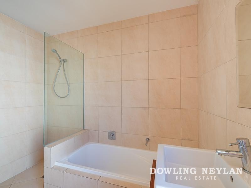 20 Leslie Drive, Noosa Heads QLD 4567