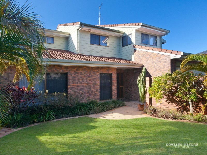 27 Wyuna Drive, Noosaville QLD 4566