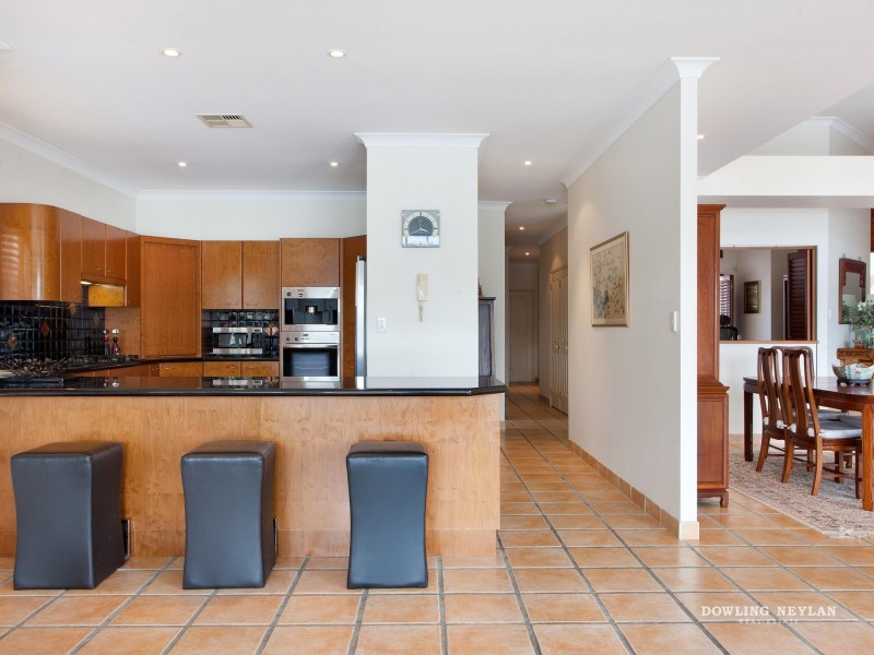 3 Waterside Crt, Noosa Waters QLD 4566