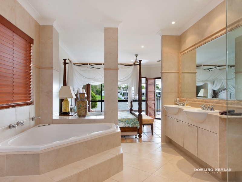 3 Waterside Crt, Noosa Waters QLD 4566