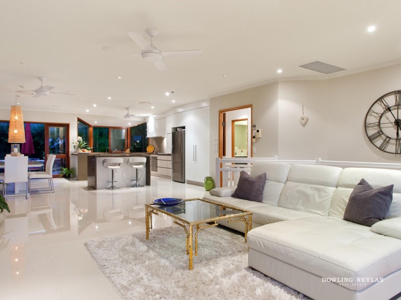 15 Nairana Rest, Noosa Heads QLD 4567