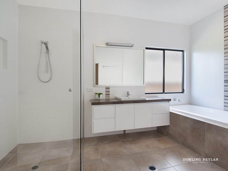 10 Hendry Street, Tewantin QLD 4565