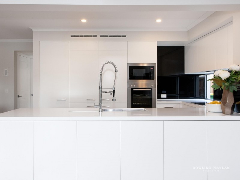 8 Masthead Quay, Noosa Waters QLD 4566