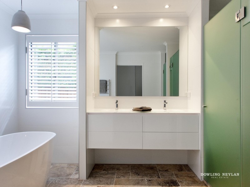 8 Masthead Quay, Noosa Waters QLD 4566