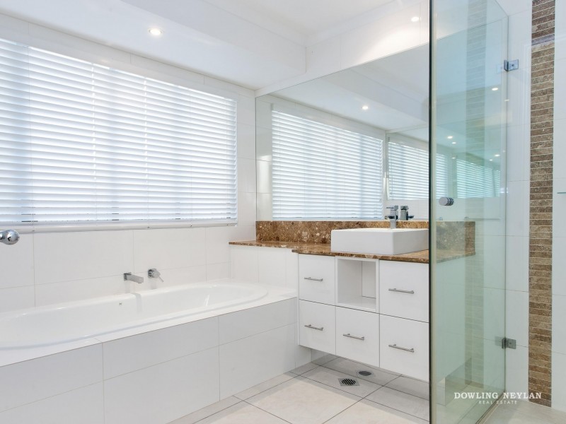 22 TOPSAILS Place, Noosa Waters QLD 4566