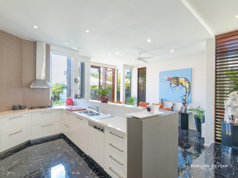 2 Topsails Place, Noosa Waters QLD 4566