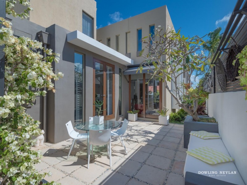 2 Topsails Place, Noosa Waters QLD 4566