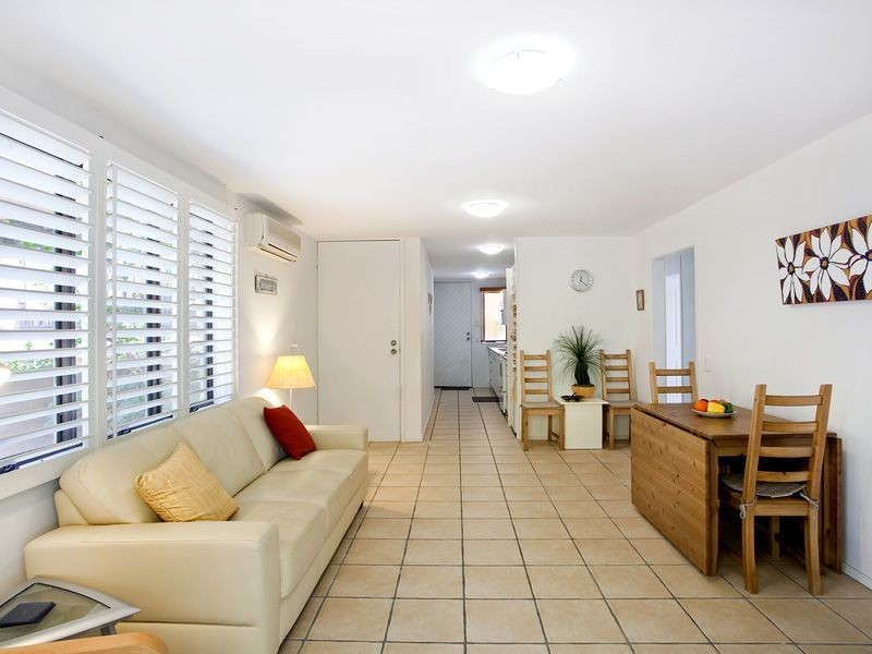 Unit, 1 Descola, Noosa Heads QLD 4567